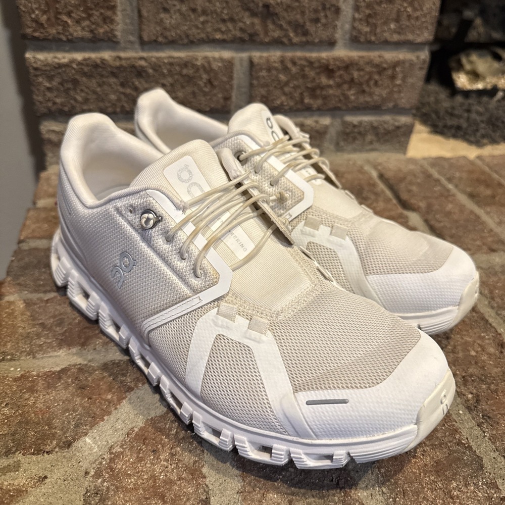 On Cloud 6 White Men's Athletic Running Shoes Lace Up Mesh Upper Sz 8 White #384